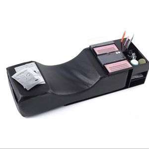 Lash Pillow - Right Hand